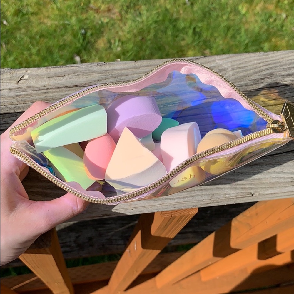 Lot of new makeup sponges in case